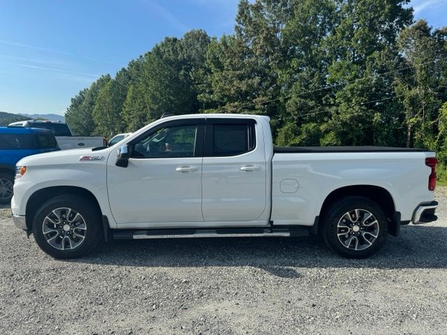 Used 2023 White Chevrolet LT image 4
