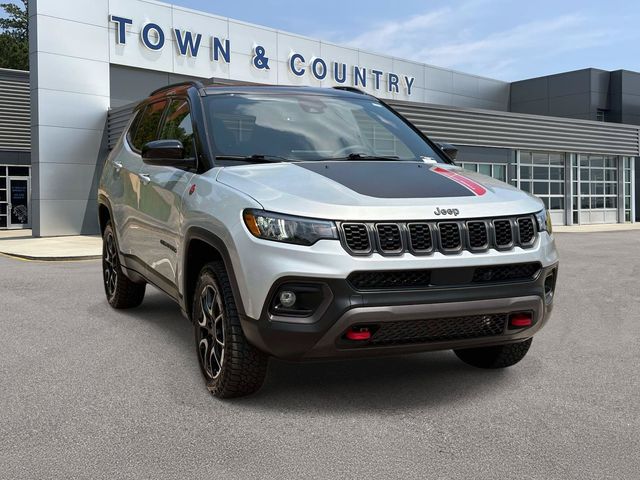 Silver Zynith Metallic Clearcoat 2026 Jeep Compass SUV / Crossover Four-Wheel Drive 8-Speed Automatic