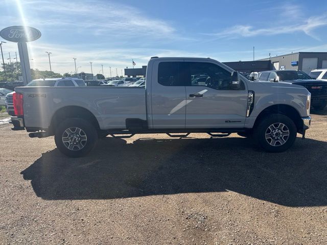2025 Avalanche Ford Super Duty F-350 SRW XLT 4X4 Truck