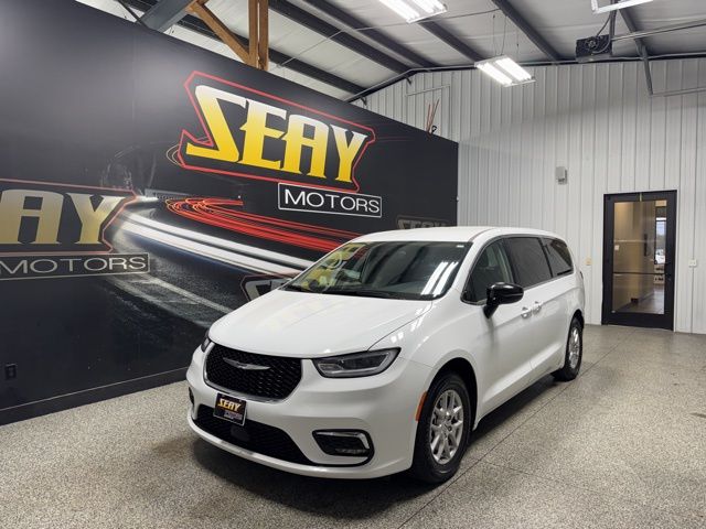 2024 Chrysler Pacifica Touring L FWD