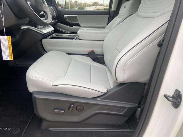 New 2025 White Ford Platinum image 11