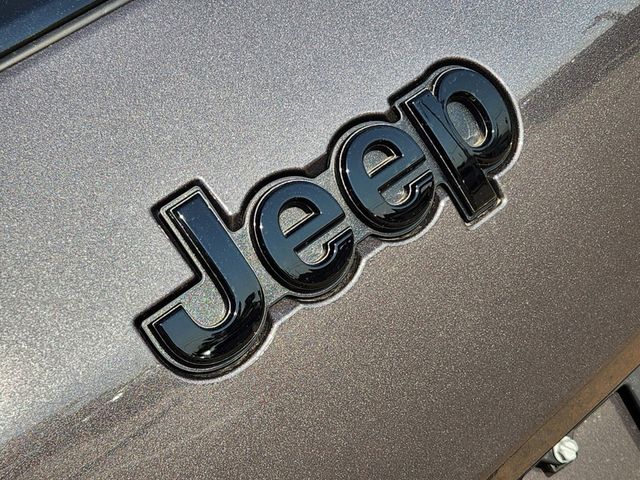 2025 Jeep Grand Cherokee L Limited 8