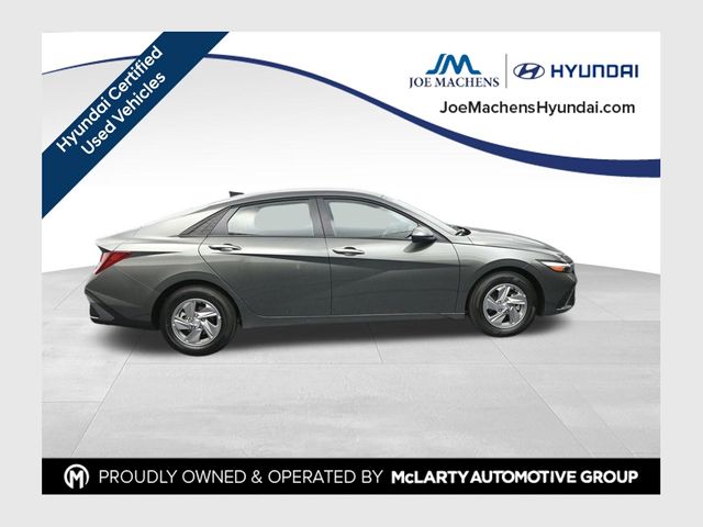 2025 Hyundai Elantra SE FWD