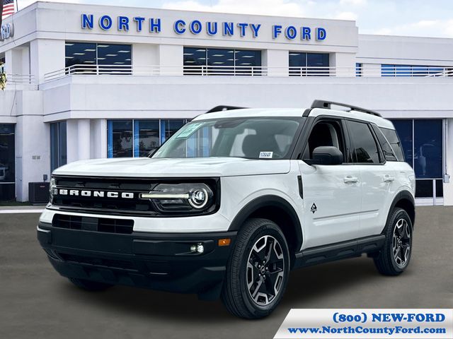 Oxford White 2023 Ford Bronco Sport Outer Banks AWD SUV / Crossover All-Wheel Drive 8-Speed Automatic