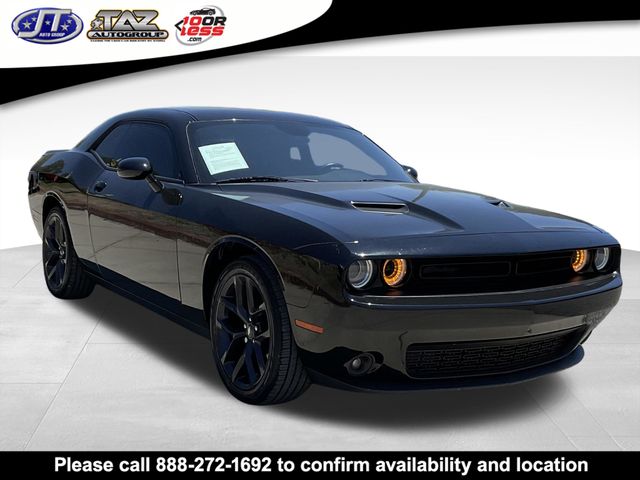 Pitch Black Clearcoat 2020 Dodge Challenger SXT RWD Coupe Rear-Wheel Drive 8-Speed Automatic