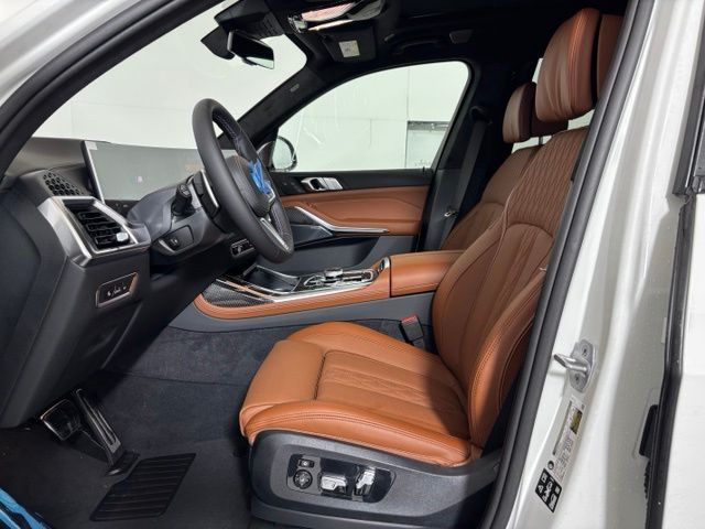 New 2027 White BMW M60i image 10