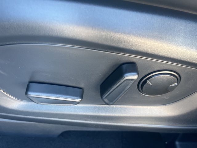 2026 Ford Explorer ST-Line:168595