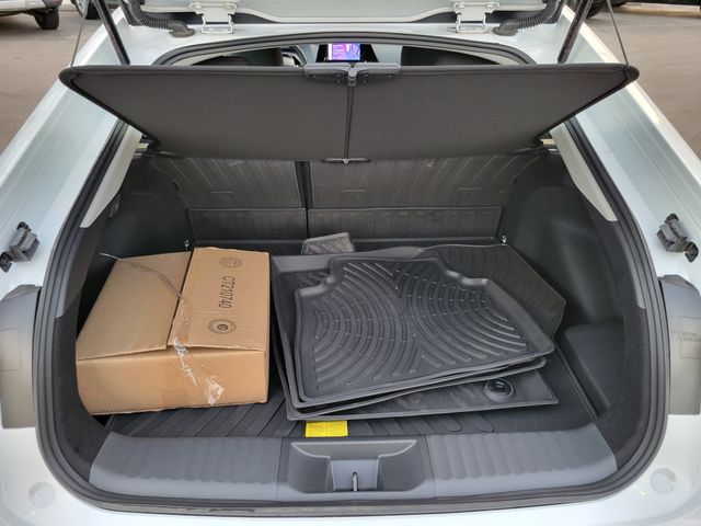 2026 Toyota Prius Plug-in Hybrid SE - Photo 18