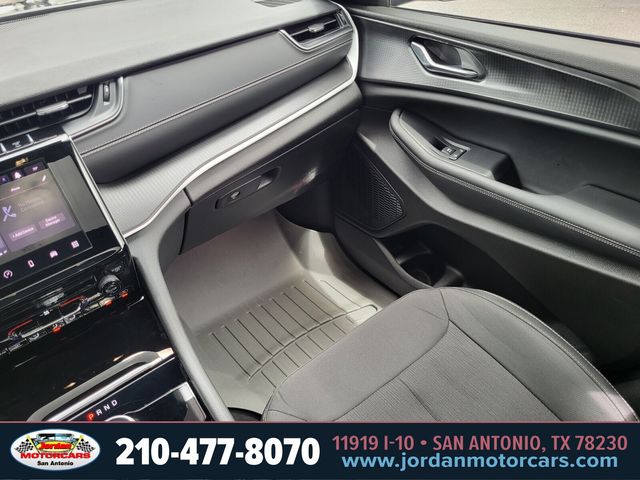 Used Car 2025 Jeep Grand Cherokee  Laredo X For Sale Under $35,000 In San Antonio, Texas