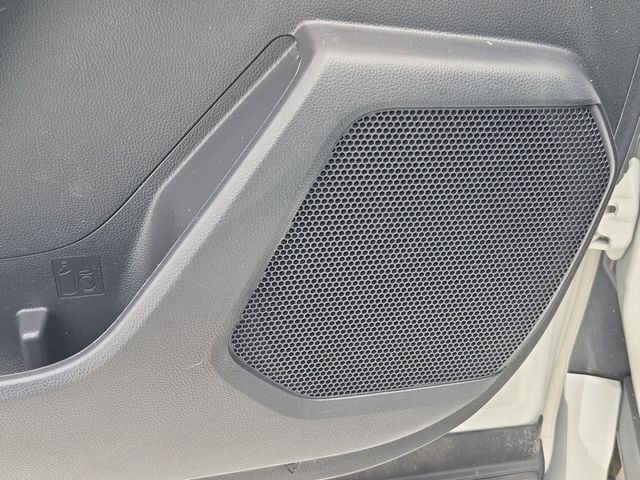 2023 Toyota Highlander - Image 17