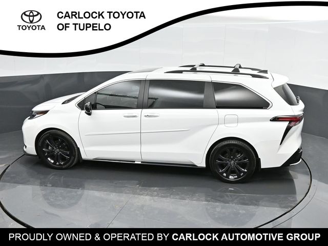 2022 Toyota Sienna XSE 38