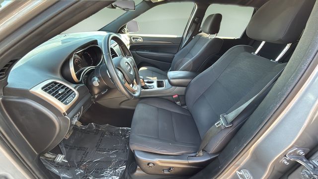 Used 2016 Silver Jeep Laredo image 18