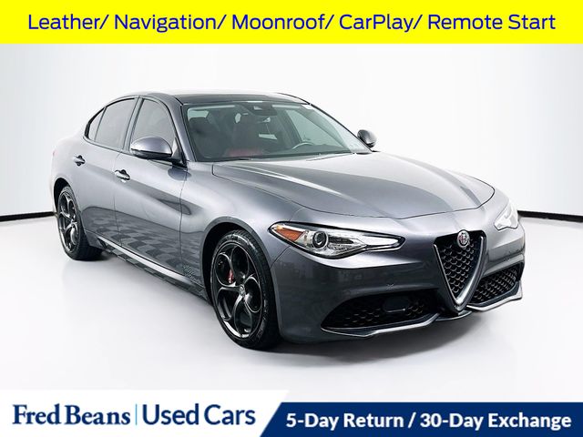 Vesuvio Gray Metallic 2019 Alfa Romeo Giulia Sedan All-Wheel Drive 8-Speed Automatic