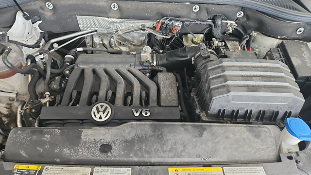 Used 2021 Pure White Volkswagen 3.6L V6 SEL Premium image 29