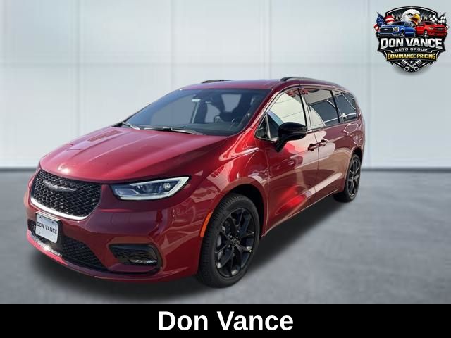 Red Hot Pearlcoat 2026 Chrysler Pacifica Select AWD Minivan All-Wheel Drive 9-Speed Automatic