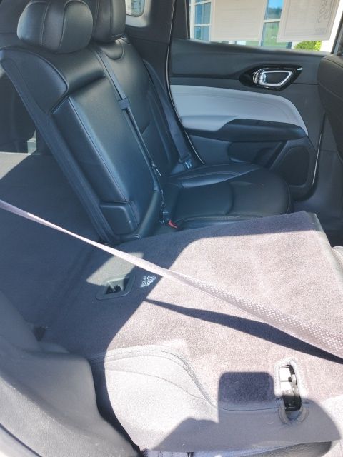 Used 2024 White/off-white Jeep Limited image 41