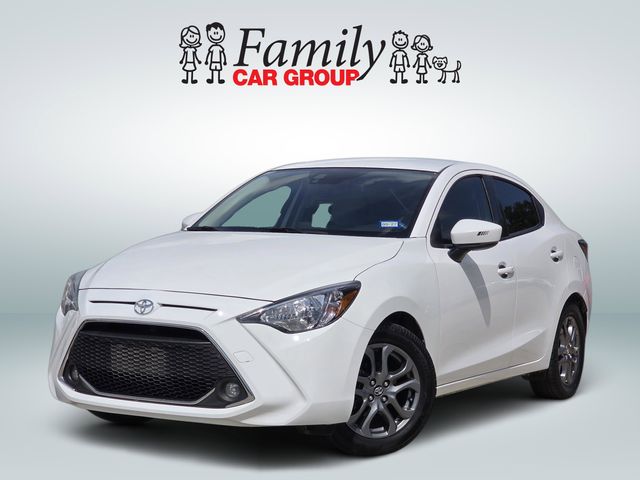 Frost 2019 Toyota Yaris LE Sedan FWD Sedan Front-Wheel Drive 6-Speed Manual