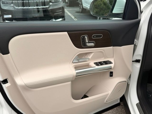 New 2026 White Mercedes-Benz GLA 250 image 16