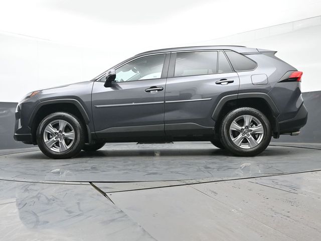 2024 Toyota RAV4 XLE 32