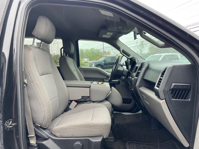 2015 Ford F-150 XLT - Tuxedo Black Metallic exterior view 17