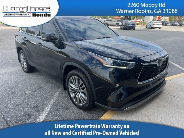 used 2022 Toyota Highlander car, priced at $41,987