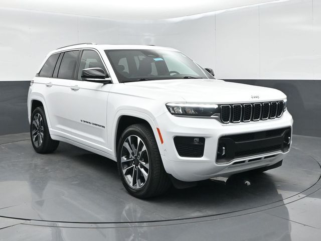 2023 Jeep Grand Cherokee Overland 4x4's photo