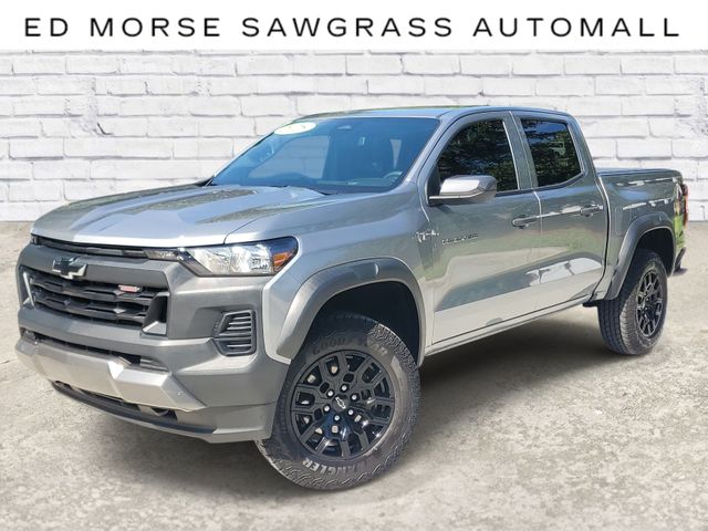 Sterling Gray Metallic 2025 Chevrolet Colorado Pickup Truck Four-Wheel Drive 8-Speed Automatic