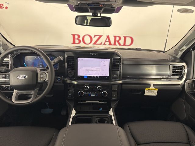2025 Star White Metallic Tri-Coat Ford Super Duty F-350 SRW Lariat 4X4 Truck