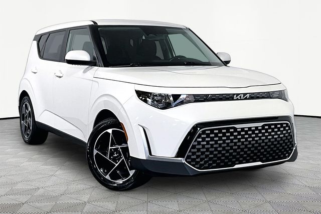 Snow White Pearl 2025 Kia Soul SUV / Crossover Front-Wheel Drive Continuously Variable Transmission
