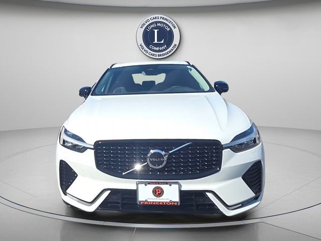 4 Dr 2025 Volvo XC60 B5 Plus Dark Theme AWD SUV / Crossover All-Wheel Drive Automatic