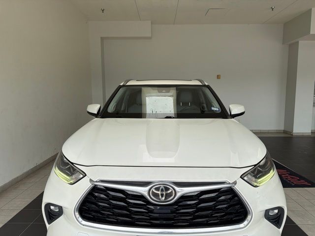2021 Toyota Highlander Limited White at Bayway Cadillac Southwest