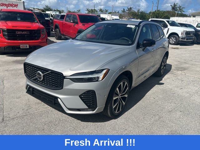 Silver 2024 Volvo XC60 B5 Plus Dark Theme AWD SUV / Crossover All-Wheel Drive Automatic