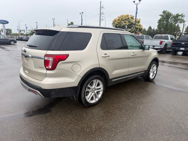 2017 White Gold Metallic Ford Explorer XLT 4X4 SUV