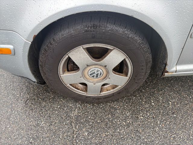 Used 2002 Blue Volkswagen GLS image 8