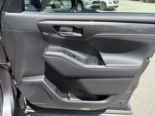 Used 2024 Toyota Highlander SUV