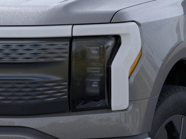 2024 Ford F-150 Lightning Flash 18