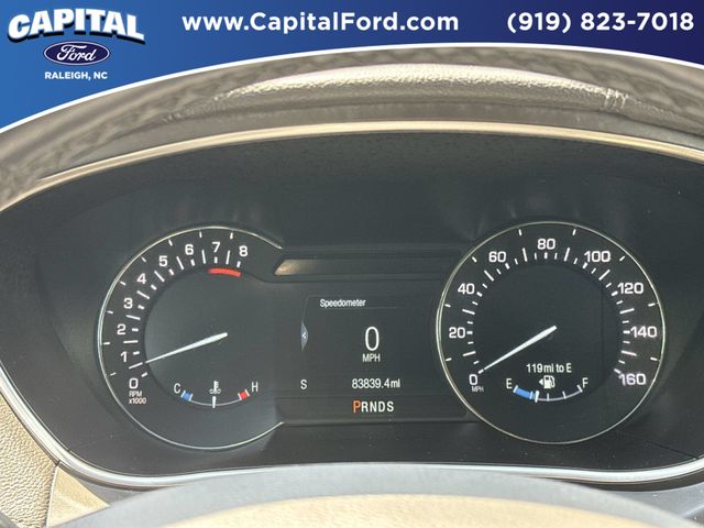 Used 2018 Red Lincoln Select image 25