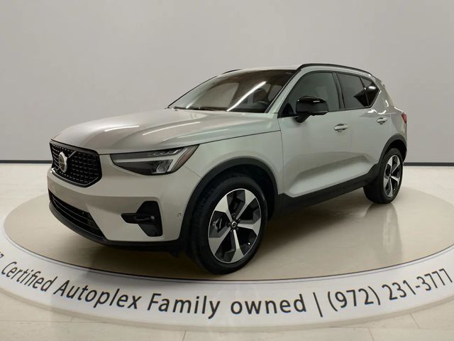 Silver 2025 Volvo XC40 B5 Plus Dark Theme AWD SUV / Crossover All-Wheel Drive Automatic