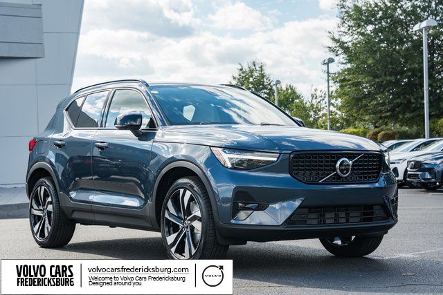 2026 Volvo XC40 B5 Ultra