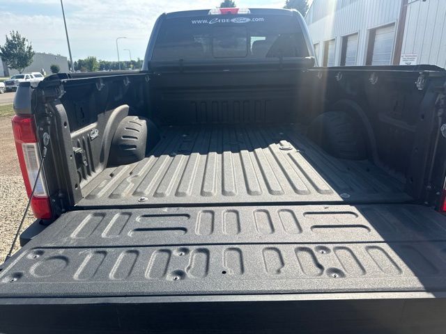 2019 Magnetic Ford Super Duty F-250 SRW XLT 4X4 Truck