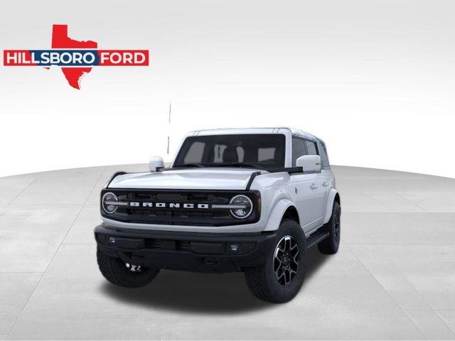 2024 Ford Bronco Outer Banks 2