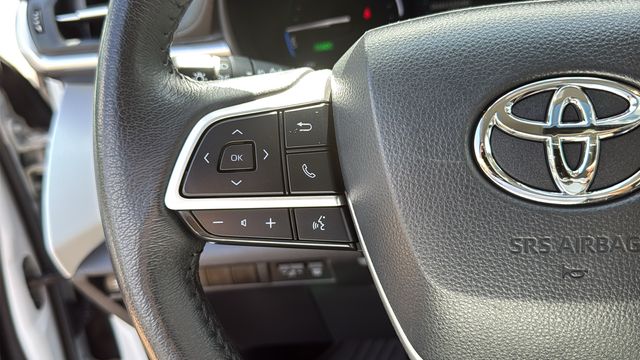 Used 2025 Toyota Sienna Van