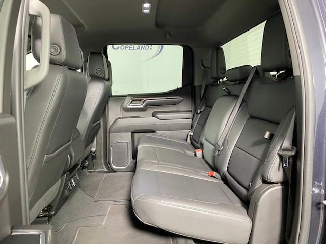 2024 GMC Sierra 1500 SLT photo