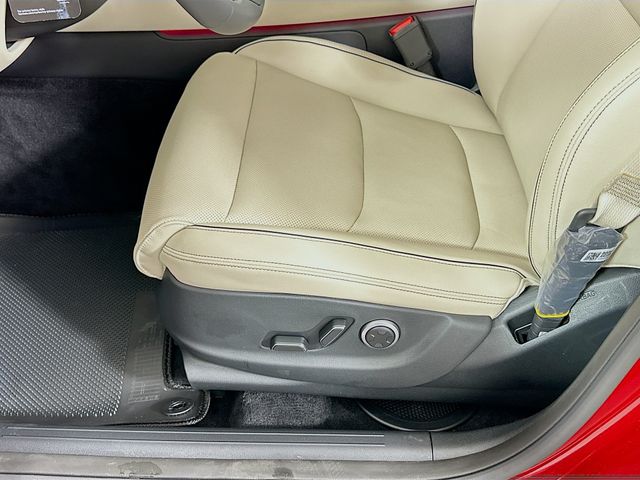 Thumbnail: 2026 Genesis GV70 - 21