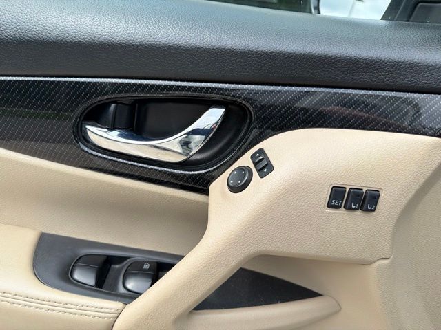 2018 Nissan Rogue SL White at Luther Ford