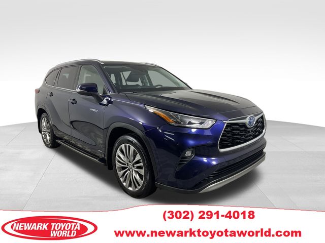 2021 Toyota Highlander Platinum's photo