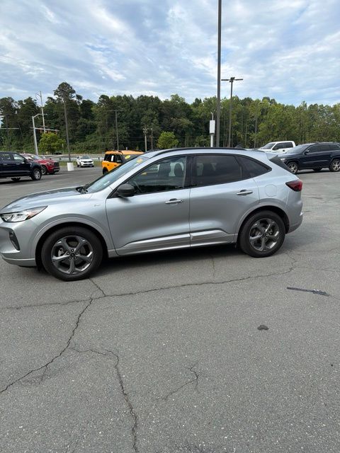 Iconic Silver Metallic 2023 Ford Escape SUV / Crossover Front-Wheel Drive 8-Speed Automatic