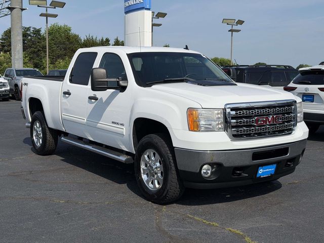 Summit White 2014 GMC Sierra 2500HD SLE Crew Cab SB 4WD Pickup Truck Four-Wheel Drive 6-Speed Automatic