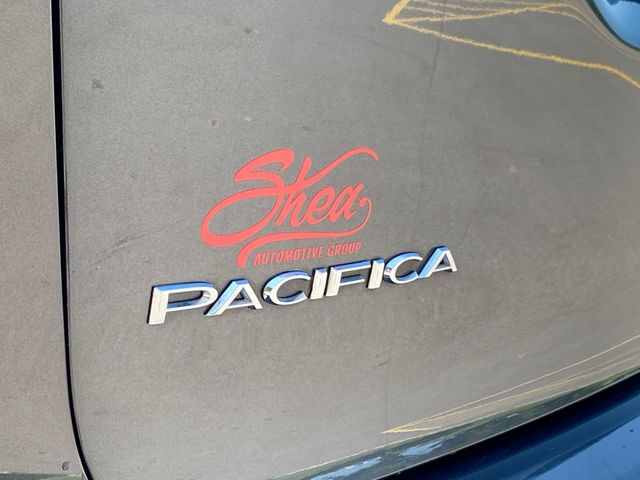 2022 Chrysler Pacifica Touring L 30