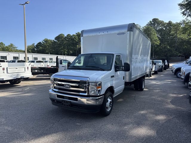 New 2027 White Ford 16FT BOX/LIFTGATE image 4